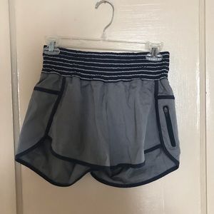 Lululemon tracker shorts